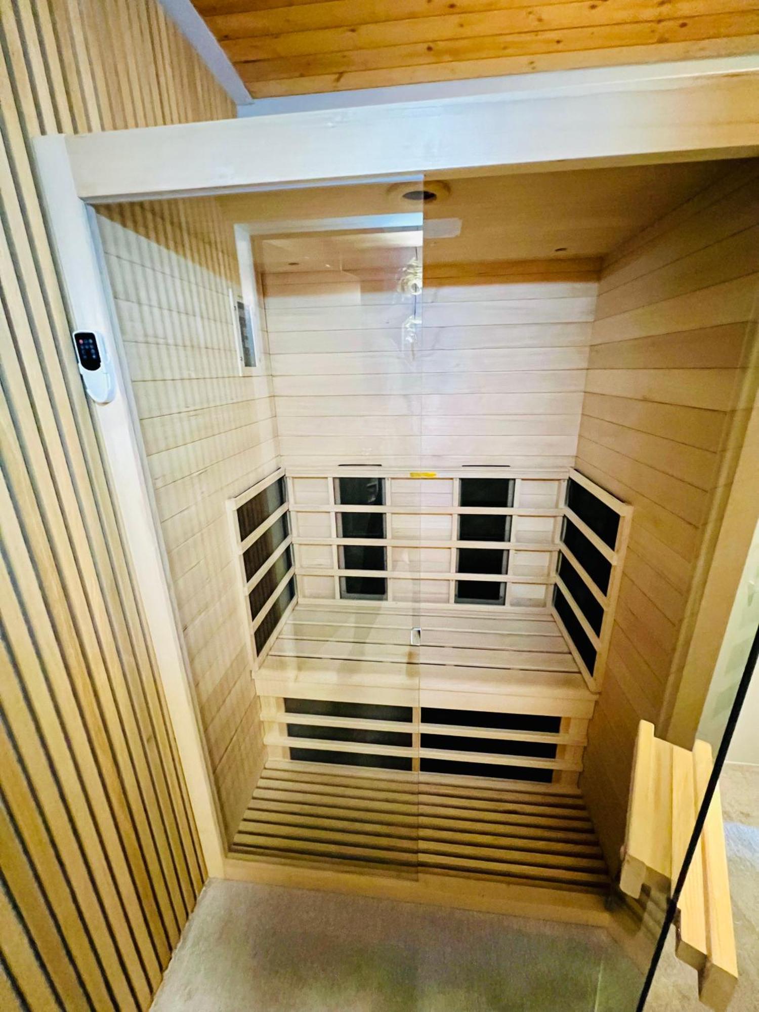 Mitten Im Schwarzwald Mit Infrarot-Sauna Und Garagenparkplatz Schönwalde 外观 照片
